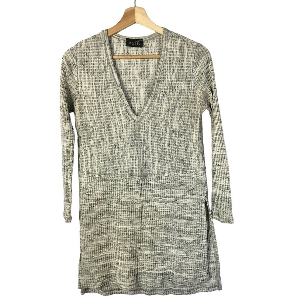 ASTR Light Gray V-Neck Knit Long Sleeve Tunic XS